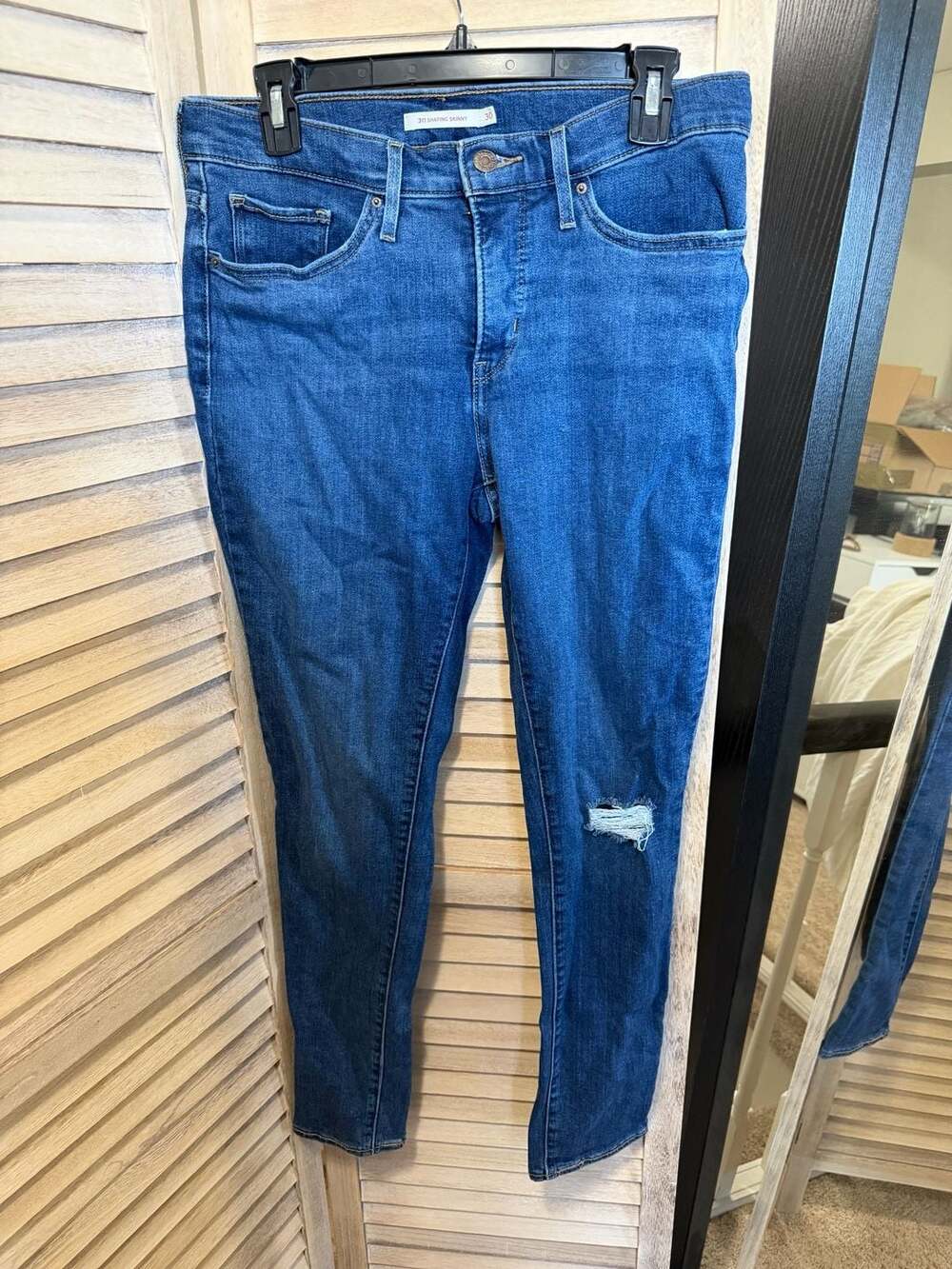 EUC Levi's 311 Shaping Skinny Distressed Jeans Blue Size 30